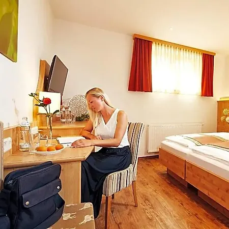 Donauhotel Lettnerhof * Au an der Donau
