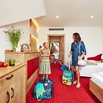 Отель Donauhotel Lettnerhof